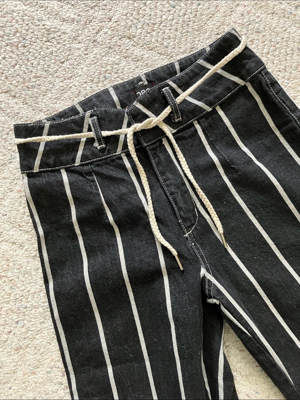 BDG Striped Wide Leg Cropped Denim Jeans Grunge Whimsigoth Black High Rise 27 - Picture 2 of 6
